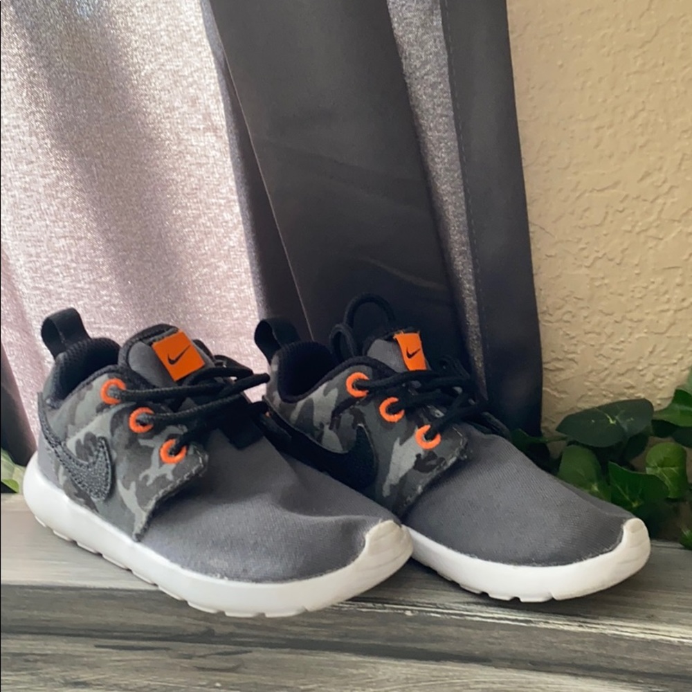 NIKE roche